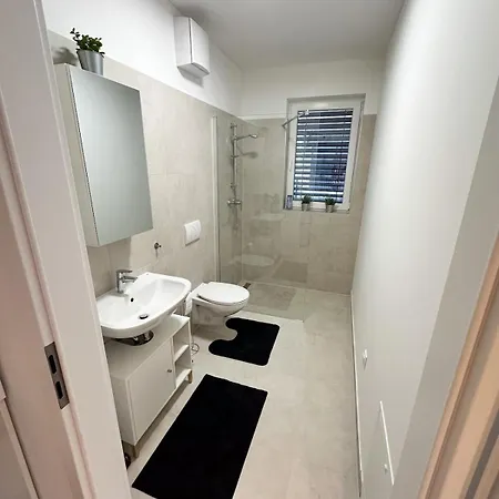 Lent Riverside Apartma